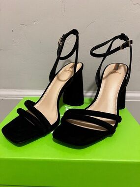 NIB | Sam Edelman | KIA BLOCK HEEL SANDAL | 9.5 | Black Seude